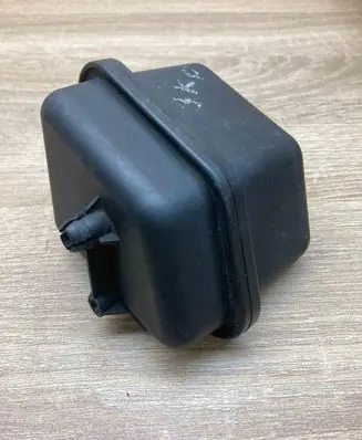 Volkswagen PASSAT B6 Vacuum air tank 03G129808
