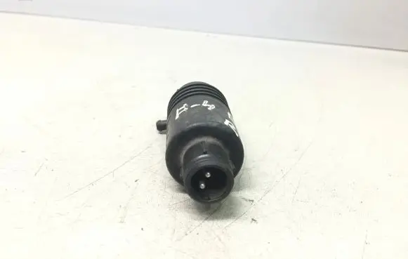 Audi A4 S4 B5 8D Windscreen/windshield washer pump 4A0955651