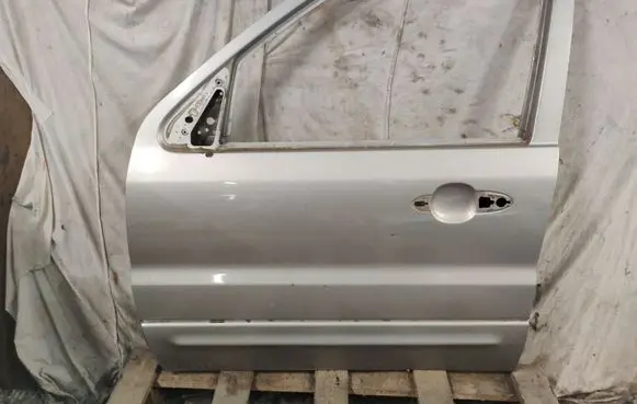 Ford Maverick Front door