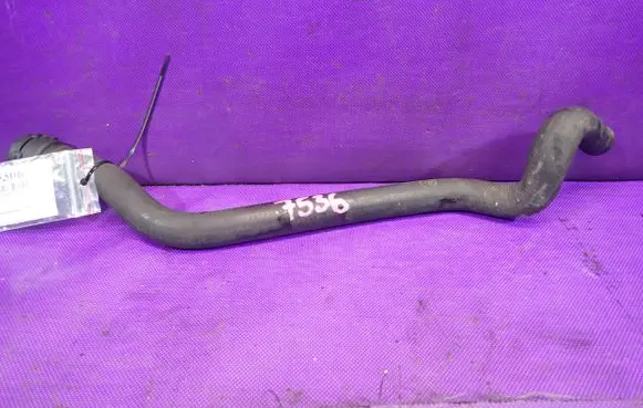 BMW 7 E38 Engine coolant pipe/hose 8375873