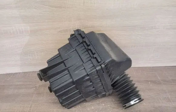 Chrysler Pacifica Air filter box 33357C 68188641AA