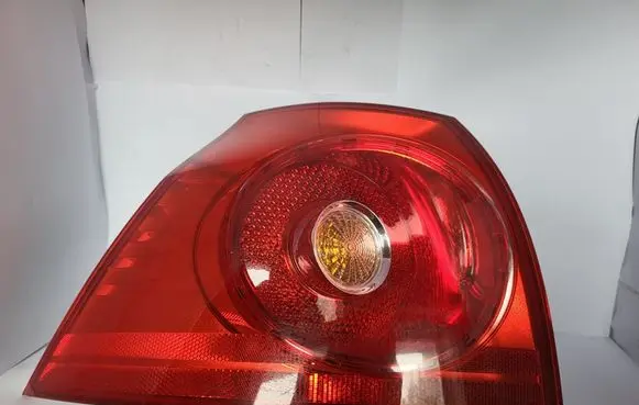 Volkswagen Golf V Rear/tail lights 4VFX13405AA