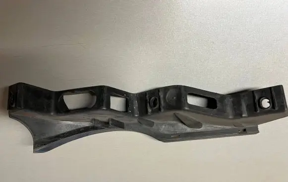 Volkswagen PASSAT B6 Front bumper mounting bracket 3C0807890