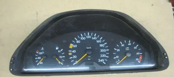 Mercedes-Benz E W210 Speedometer (instrument cluster) 2105401147