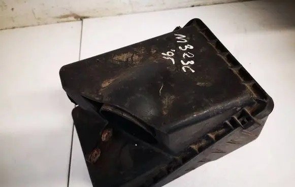 Mazda 323 Air filter box HB595
