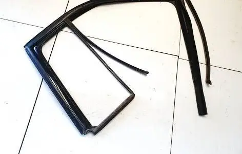 Volkswagen Touran I Rubber seal rear door