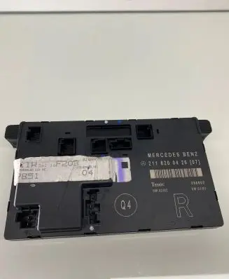 Mercedes-Benz E W211 Door control unit/module 2118200426 356802