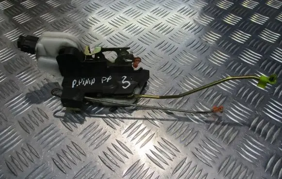 Mitsubishi Pajero Pinin Front door lock