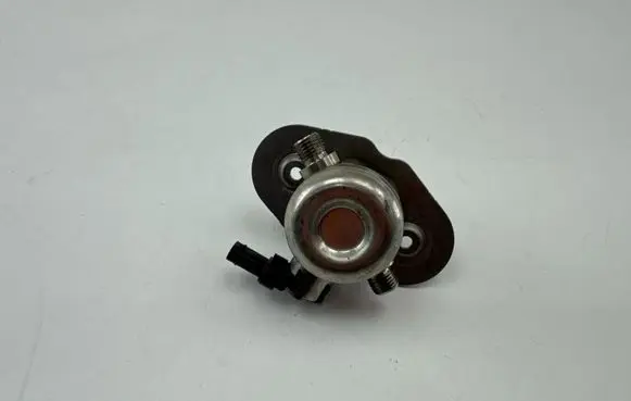 BMW 1 F20 F21 Fuel injection high pressure pump 7642466