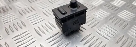 Nissan King Cab, Navara Wing mirror switch