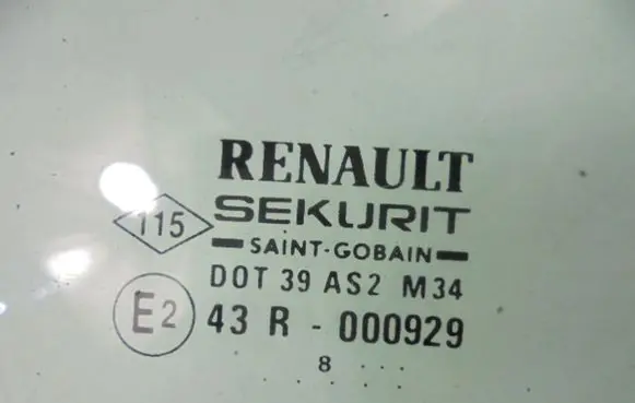 Renault Megane I Front triangle window/glass G7700848397
