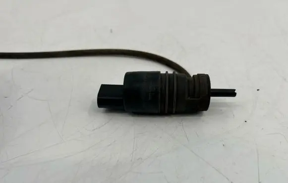 Chevrolet Captiva Windscreen/windshield washer pump 13250356