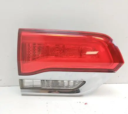 Jeep Grand Cherokee Tailgate rear/tail lights P68110047AC