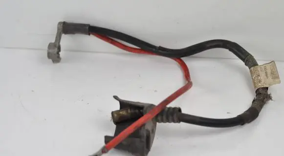 Volkswagen Golf V Positive cable (battery) 1K0