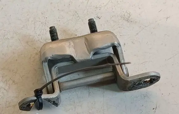 Nissan Tiida C11 Front door upper hinge 