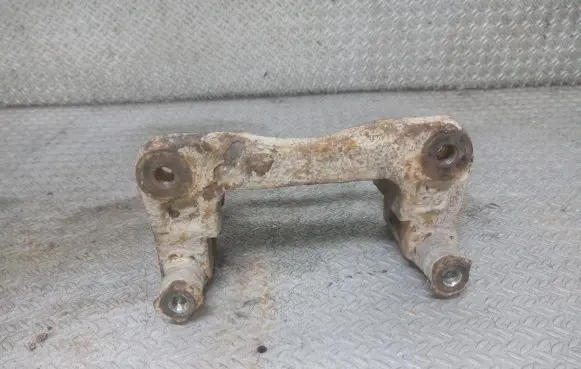 Hyundai Santa Fe Brake caliper pad carrier rear 