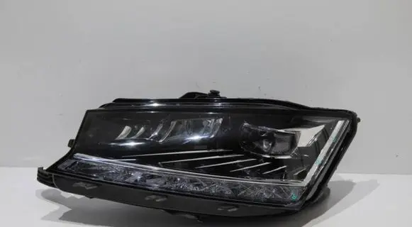 Skoda Fabia Mk3 (NJ) Headlight/headlamp 6V1941015F LE17A6402