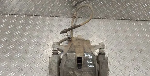 Toyota RAV 4 (XA30) Front brake caliper