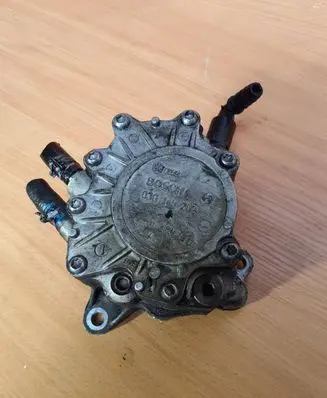 Audi A3 S3 8P Vacuum pump 03G145209