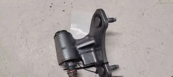 Mercedes-Benz C W204 Front door lower hinge