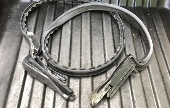 Mercedes-Benz E W238 Rubber seal front coupe door window A2387503600