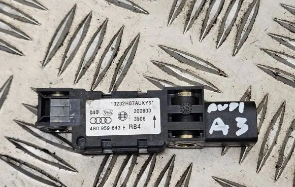 Audi A3 S3 8P Airbag deployment crash/impact sensor 4B0959643E 200803