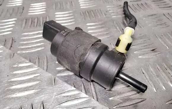 Audi A4 S4 B8 8K Windscreen/windshield washer pump 8K5955647