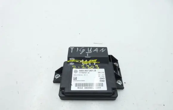 Volkswagen Tiguan Hand brake control module 3AA907801B 17792401A