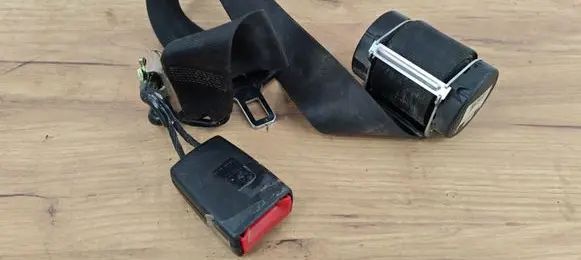 Skoda Octavia Mk2 (1Z) Middle seatbelt (rear) 1Z0857495