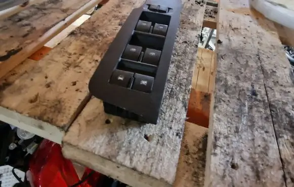 Chevrolet Captiva Electric window control switch