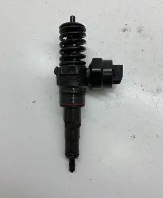 Skoda Fabia Mk1 (6Y) Fuel injector 038130073J 0414720015