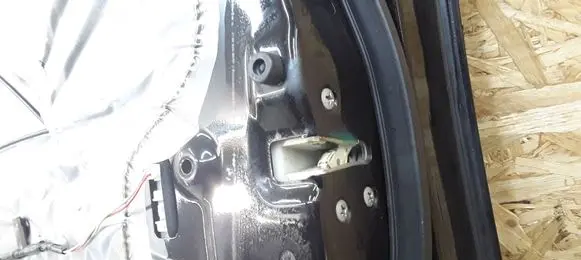 Subaru Impreza III Front door lock