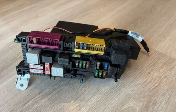 Mercedes-Benz C W204 Fuse box set 2049005003 2049012602 02049005003