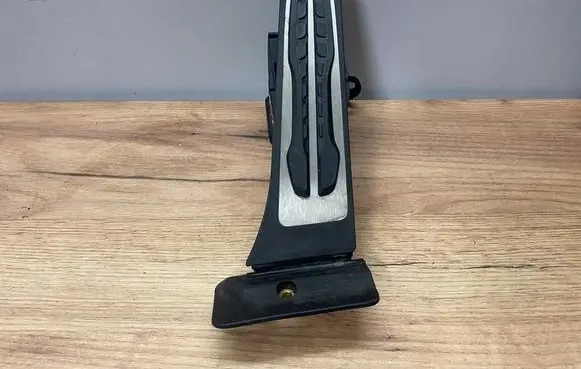 BMW iX3 G08 Accelerator throttle pedal 6889825