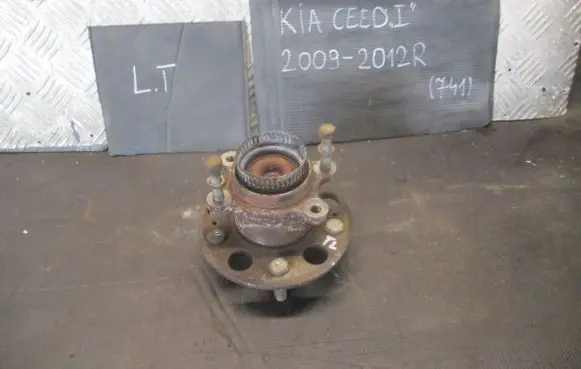 KIA Ceed Rear wheel hub