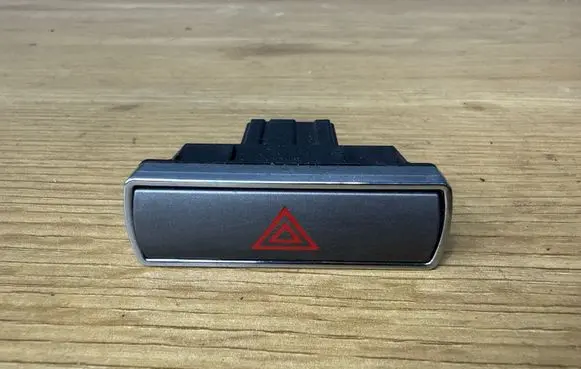 Ford Mondeo MK IV Hazard light switch 13A350AB
