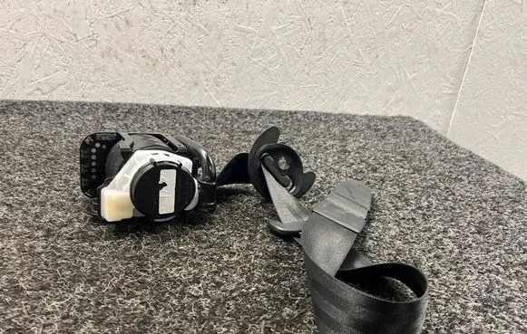 Porsche Macan (95B) Front seatbelt 95B857705C