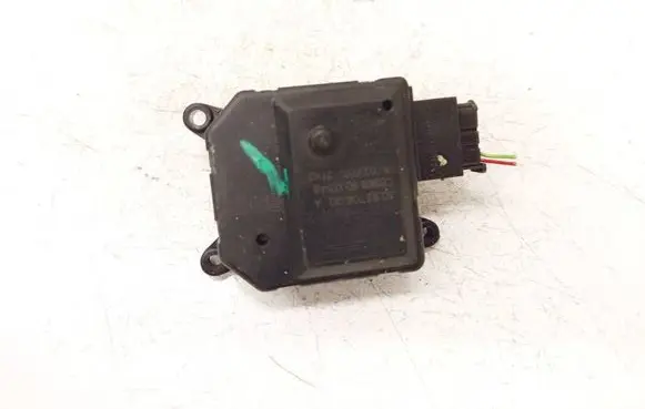Opel Zafira B Air flap motor/actuator 309370600A C89689013548