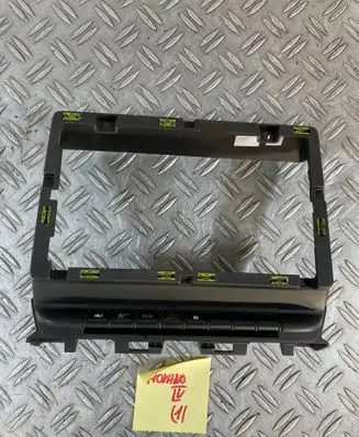 Opel Movano B Dashboard glove box trim 682603805R 283E81404R