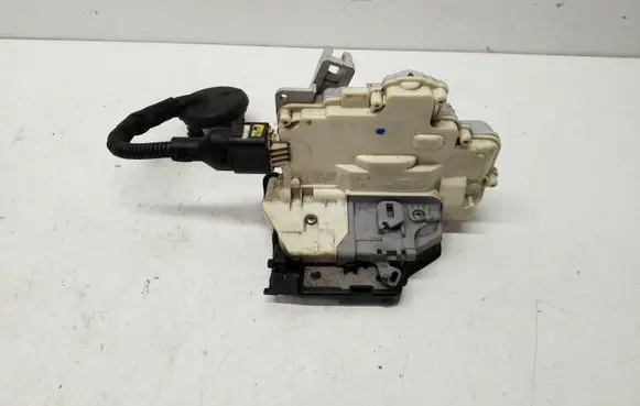 Audi Q7 4L Rear door lock 3C4839015C