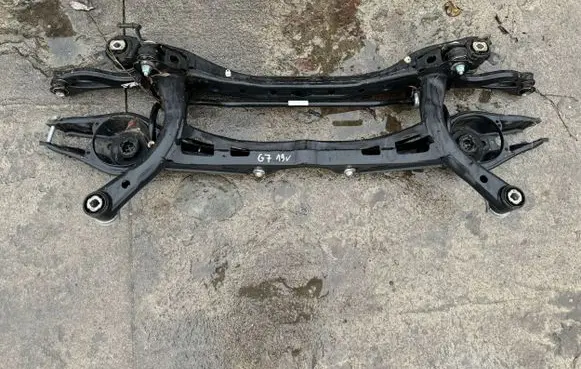 Volkswagen Golf VII Rear axle beam with reductor 