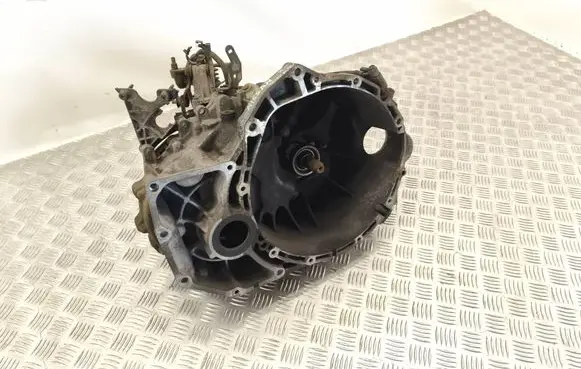 Nissan X-Trail T30 Manual 6 speed gearbox 