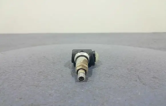 BMW X3 E83 Tire pressure sensor 6887140
