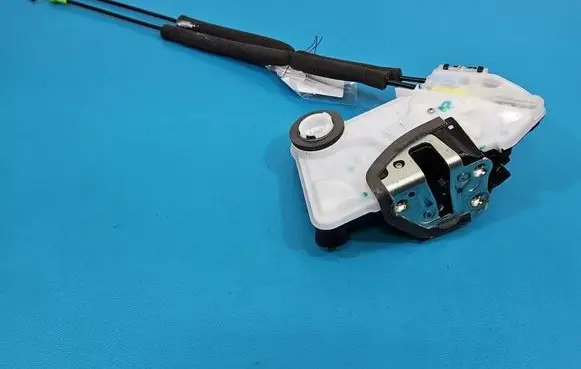 Toyota C-HR I Front door lock IMPRK1588795