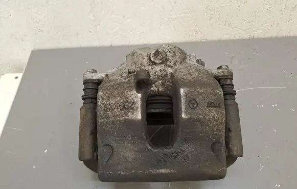 Mercedes-Benz C W204 Front brake caliper