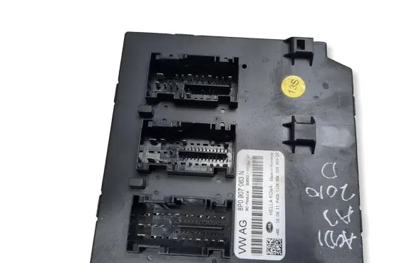 Audi A3 S3 8P Comfort/convenience module 8P0907063N 5DK00965328