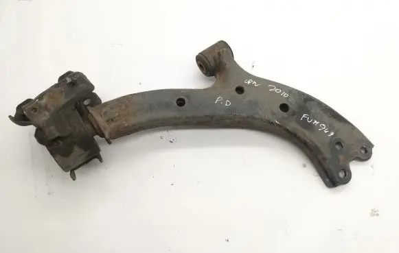 Honda CR-V Front lower control arm/wishbone