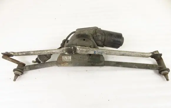 BMW 3 E36 Front wiper linkage 8357491