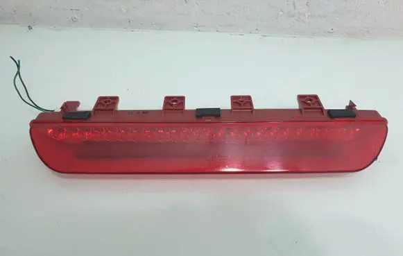 KIA Sportage Third/center stoplight S302E96252