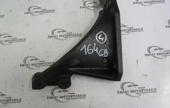 Nissan Terrano Engine mount bracket